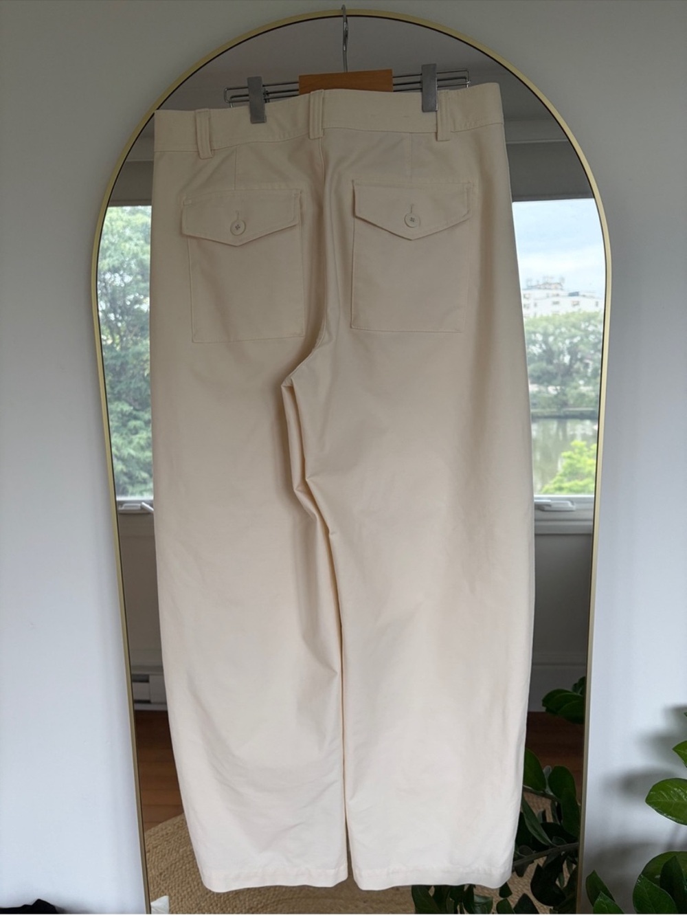 Uniqlo viral Barrel Pants - Picture 5 of 7